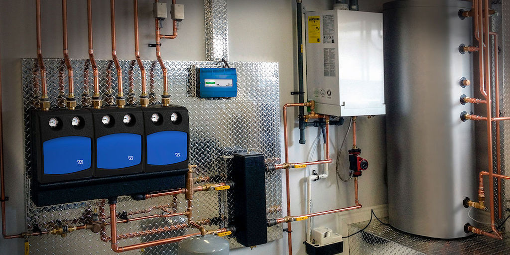 Impresionante Cuarto de Máquinas con equipos de HVAC marca Watts Industries.